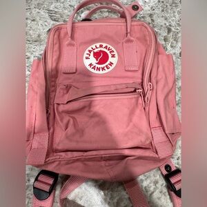 Fjallraven Pink Interior Label